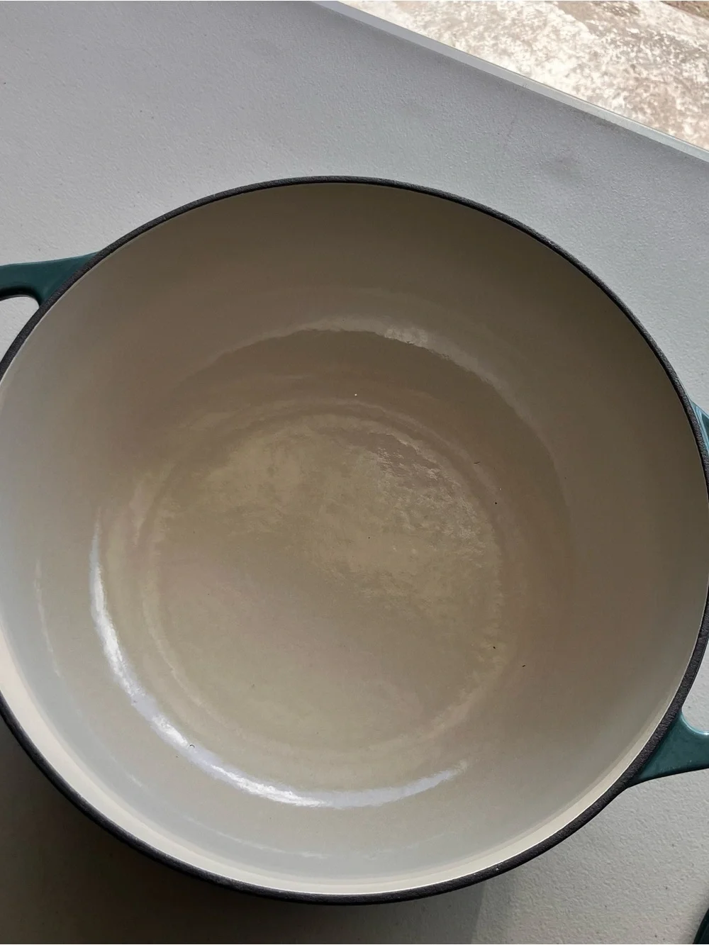 6Qt Lodge Enameled Dutch Oven in Teal - Picture 4 of 4